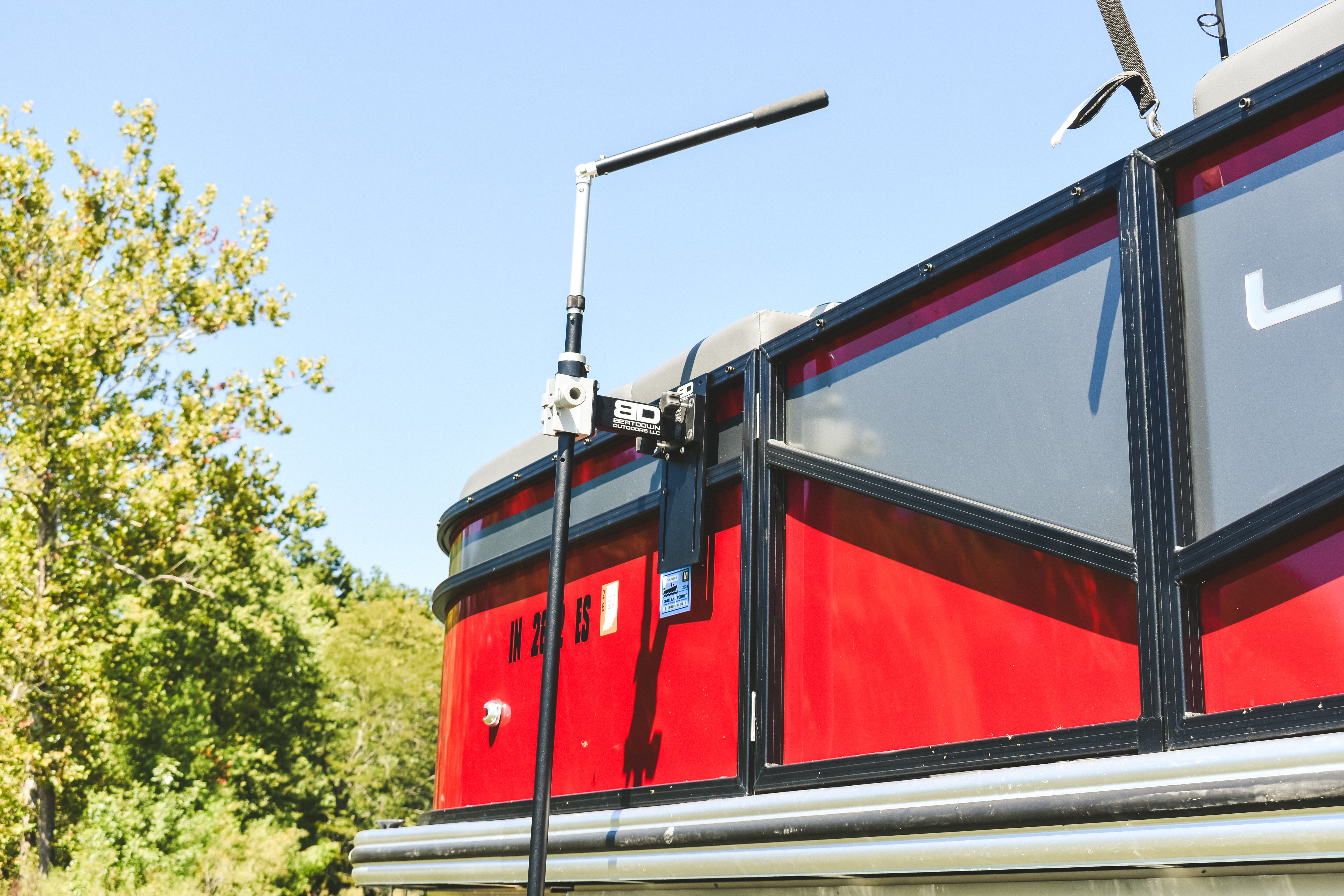 Pontoon - Fixed Transducer Pole (Custom Arm Option Available)