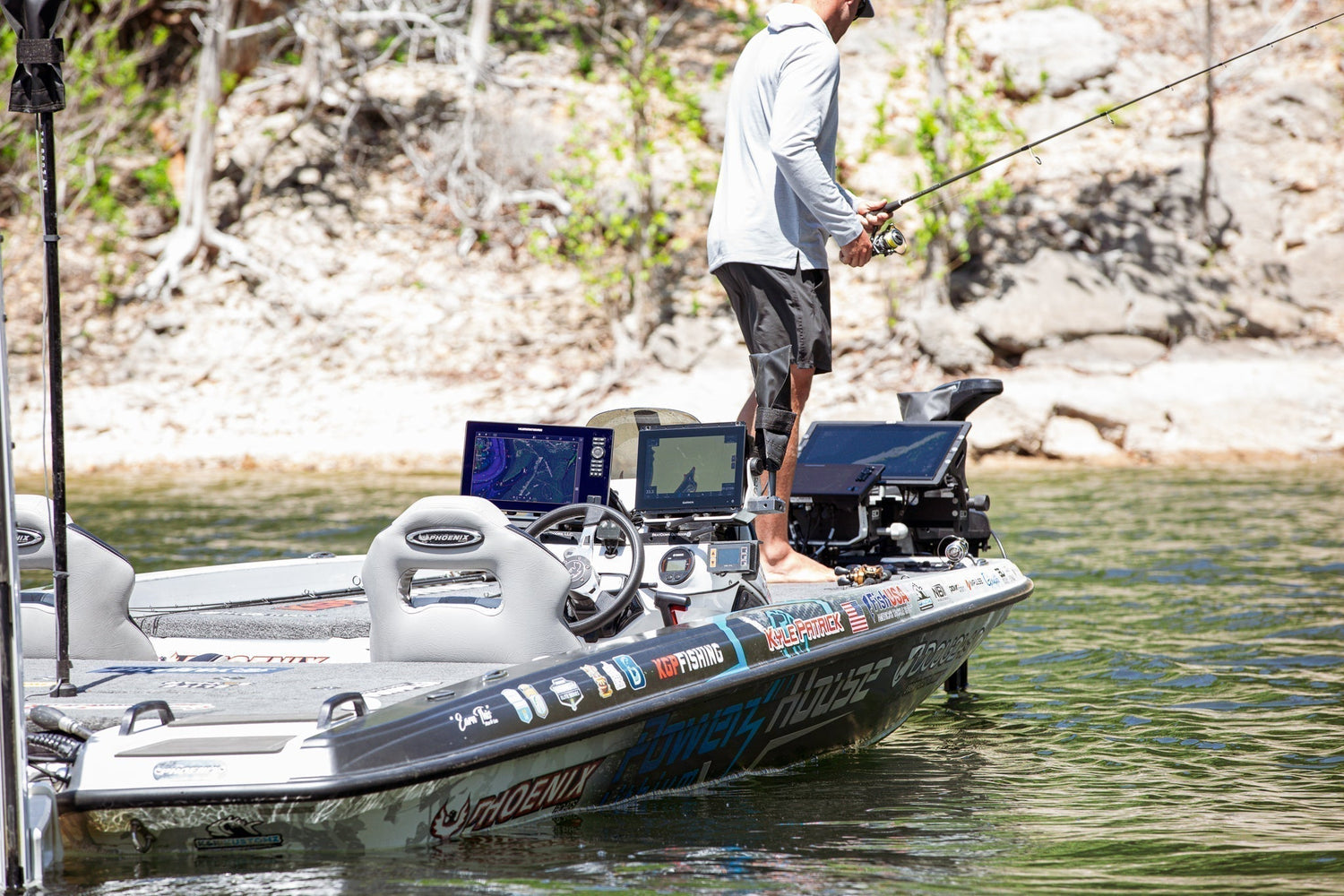 Best Mount for Garmin 9017 and 9217: Built for Big 17-Inch Screens
